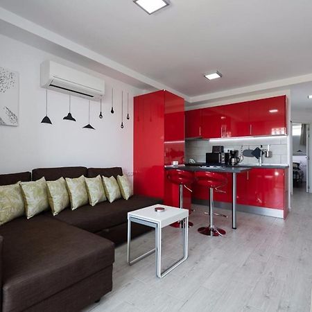 דירות מספאלומס 4 Minutes Walk From Yumbo מראה חיצוני תמונה